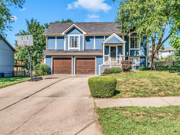 1536 NE Tawny Dr, Lees Summit, MO 64086