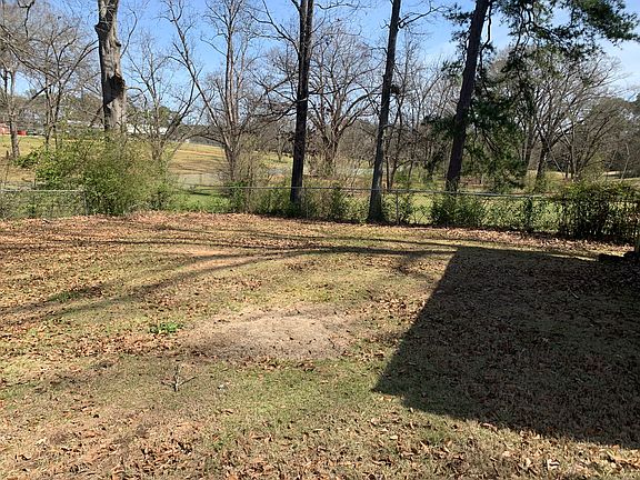 2nd image of 1125 Lakewood Dr