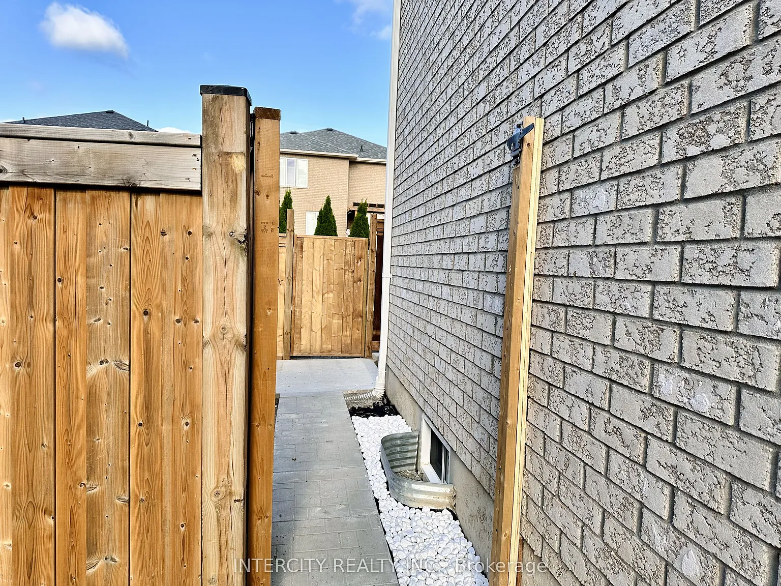3 bed, $2,300 — Photo 4