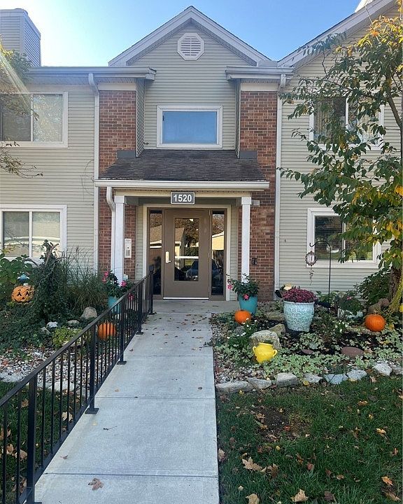 1st image of 1520 Lake Pointe Way APT 3