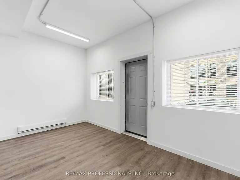 759 Barton St E #MAIN — Photo 6