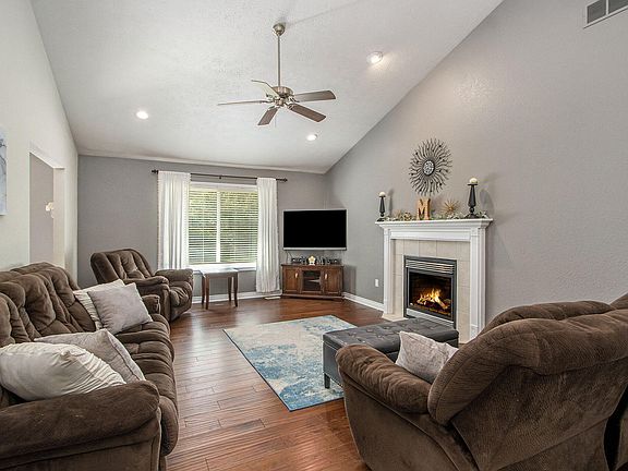 3rd image of 8114 Fawn Meadow Trl