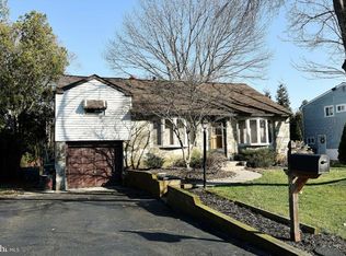 725 Chapel Rd, Glenside, PA 19038