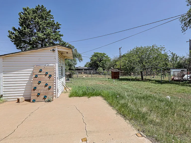 4516 46th St — Photo 37
