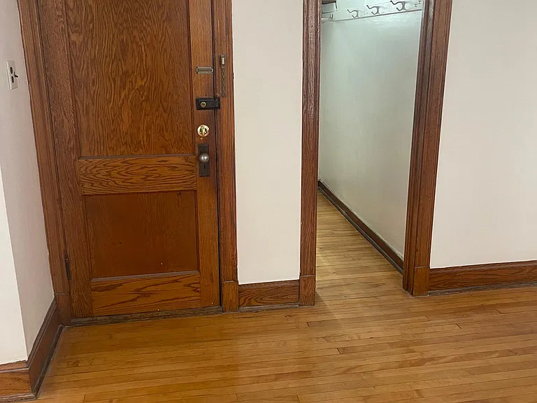 1032 N Trumbull Ave — Photo 3