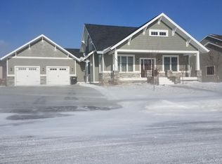 1104 S Torrey Pine Ln, Sioux Falls, SD 57110