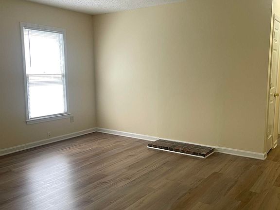 2nd image of 125 Misty Oak Rd #B