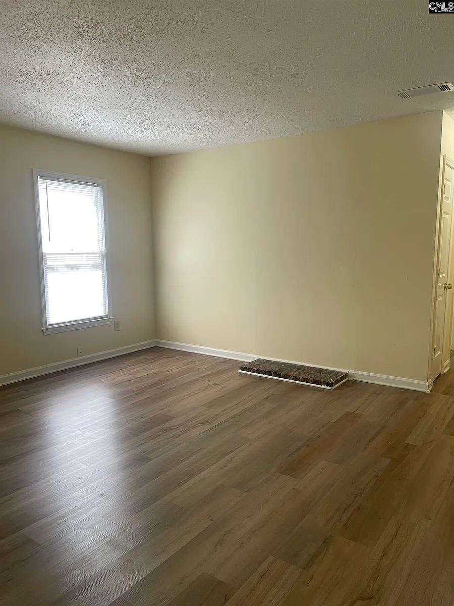 Building Photo - 125 Misty Oak Rd #B