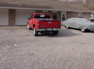 35 Oak Linn Ln, De Soto, IL 62924