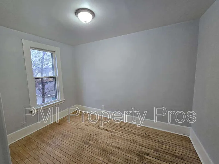 3111 W Walnut St — Photo 9