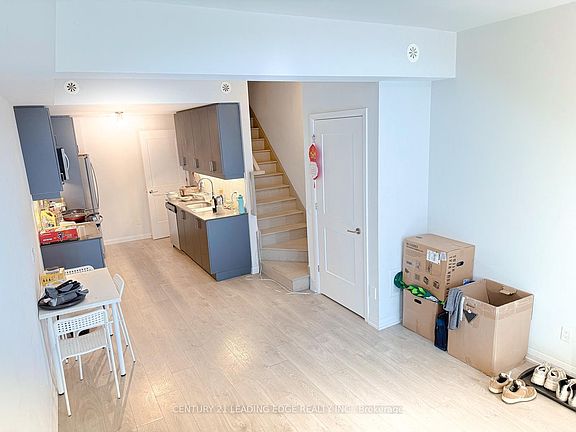 5th image of 1050 Portage Pkwy #39