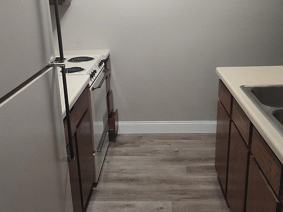2nd image of 219 E Clayton Ave #17