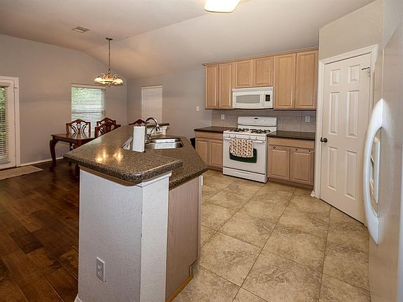 4th image of 1818 Sherwood Forest Cir