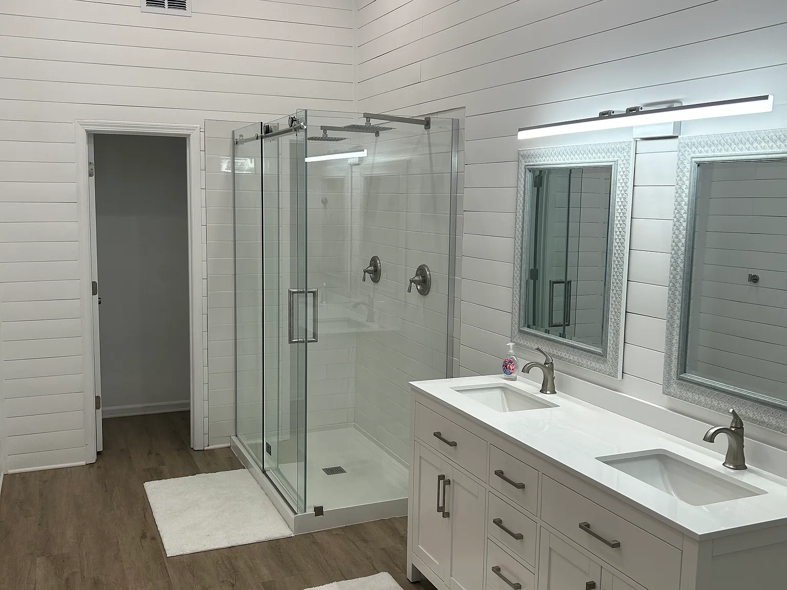 2 bed, 2.5 bath, 1240 sqft, $4,250 — Photo 4