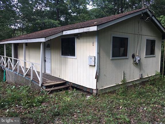 2nd image of 216 Crowfoot Ln