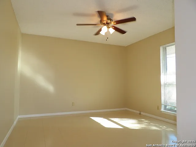 5637 Walzem Rd — Photo 13