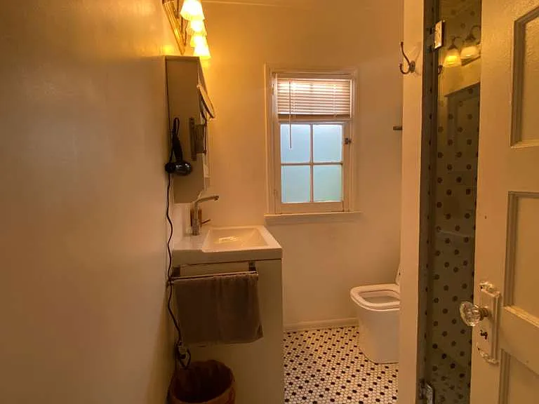 6537 Lexington Ave — Photo 44