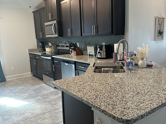 5th image of 3178 Forest View Ln
