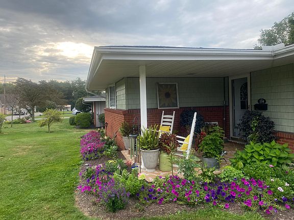 3rd image of 104 Nancy Ln