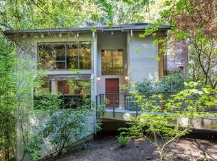 5822 SW Sheridan Ct, Portland, OR 97221