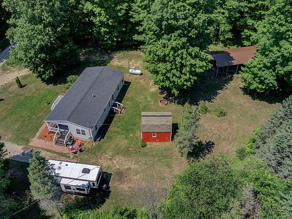 4th image of 223 Pine Crest Ln