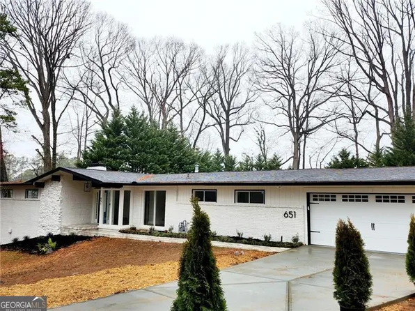 651 Dogwood Cir, Norcross, GA 30071