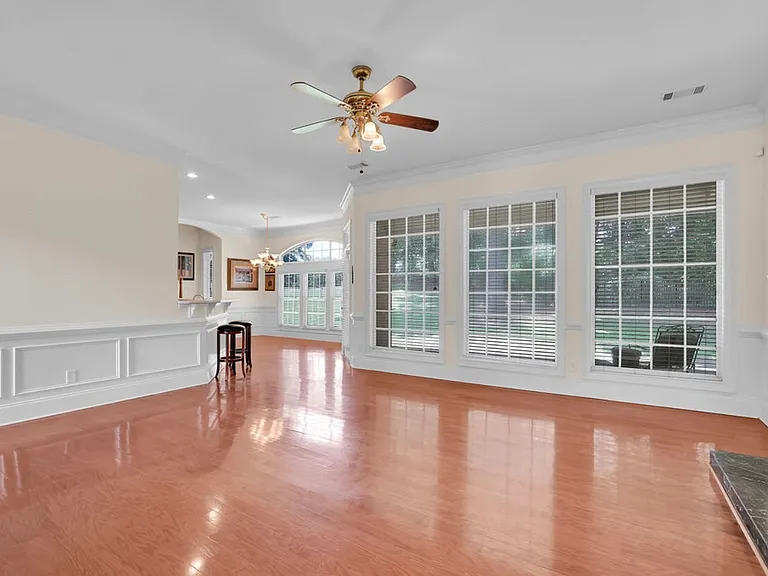 8225 Seven Oaks Dr S — Photo 27