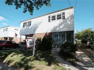 6439 137th St, Flushing, NY 11367