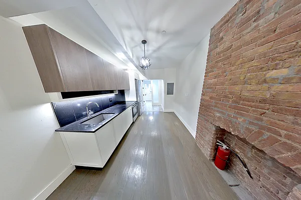 Rented by Zee Management LLC | media 18