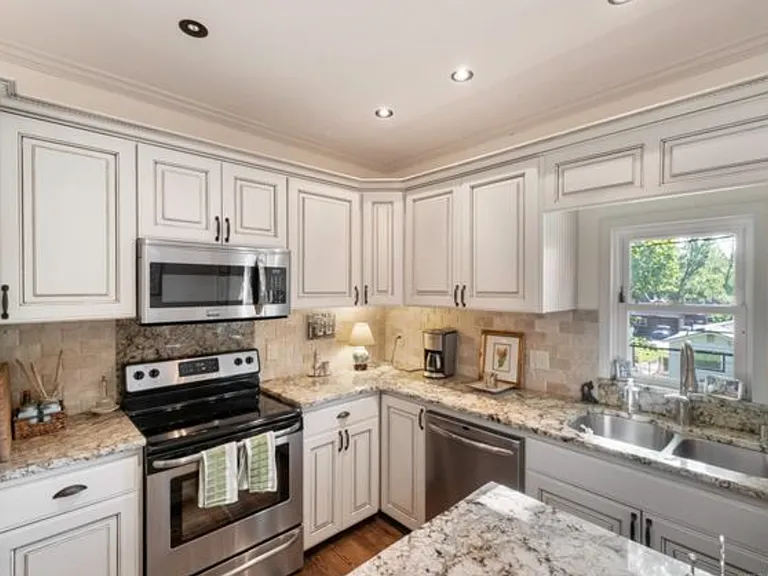 1627 S Lewis Ave — Photo 20