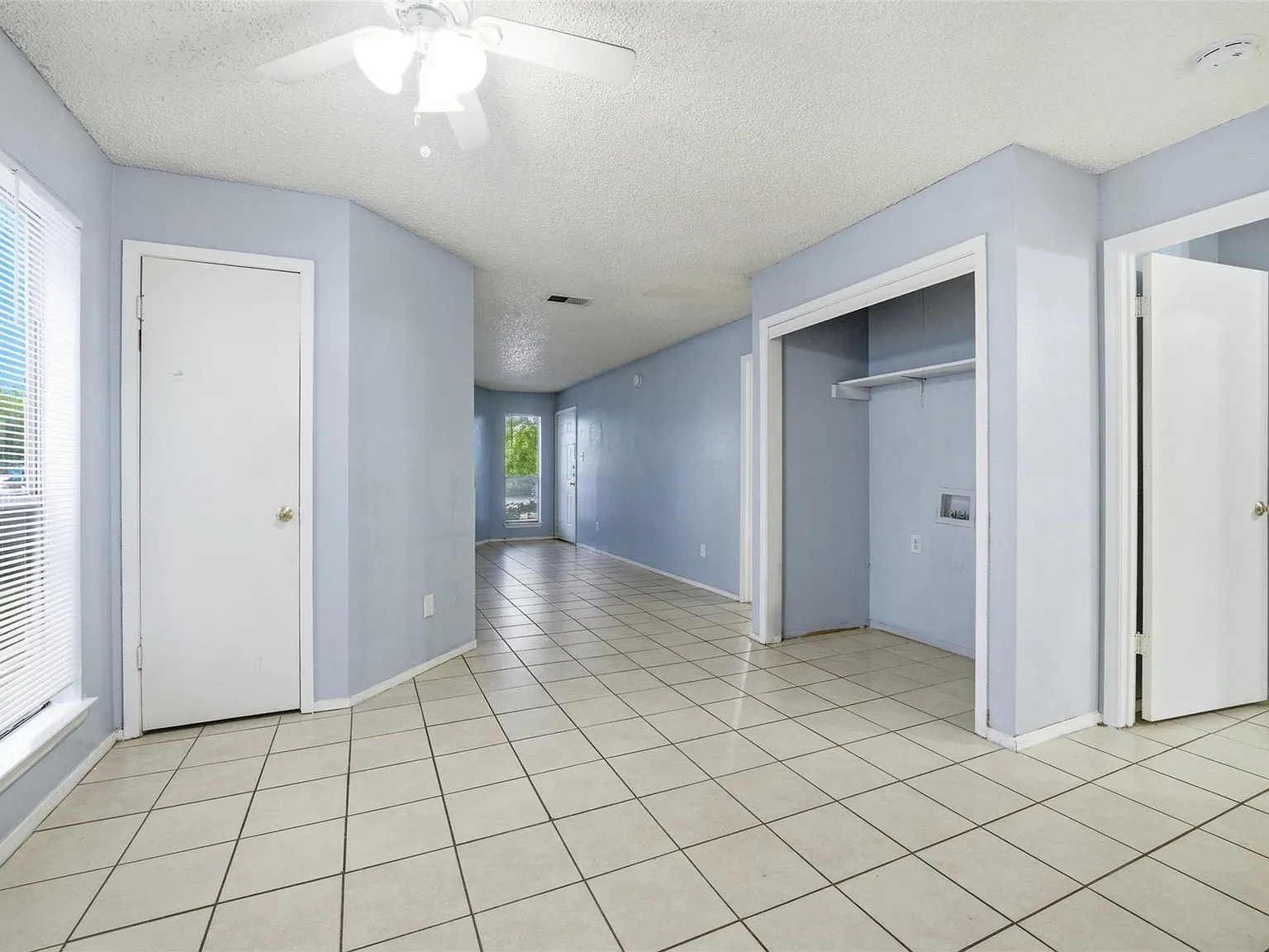 2 bed, 2.0 bath, 1013 sqft, $1,200 — Photo 4