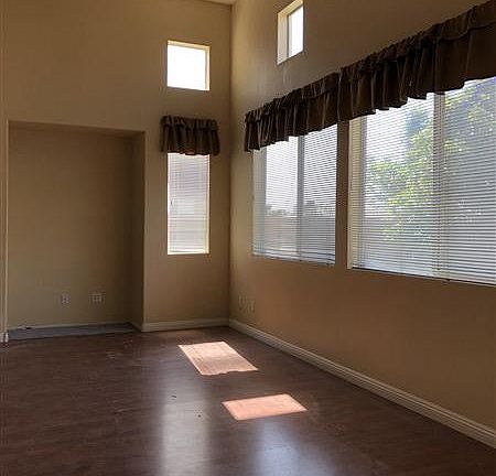 5th image of 14877 Herschel Ave