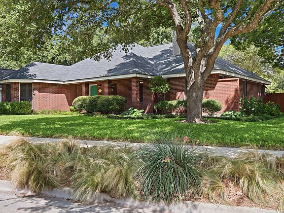 3rd image of 602 SUMMERWOOD DR