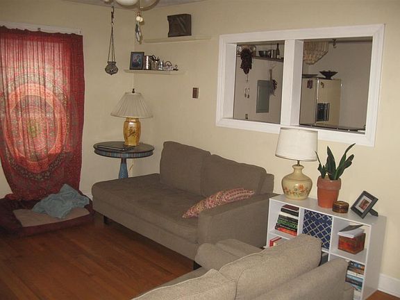3rd image of 1325 Collegeview Dr