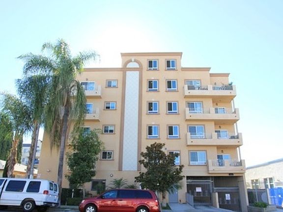 4th image of 1037 S Fedora St #201