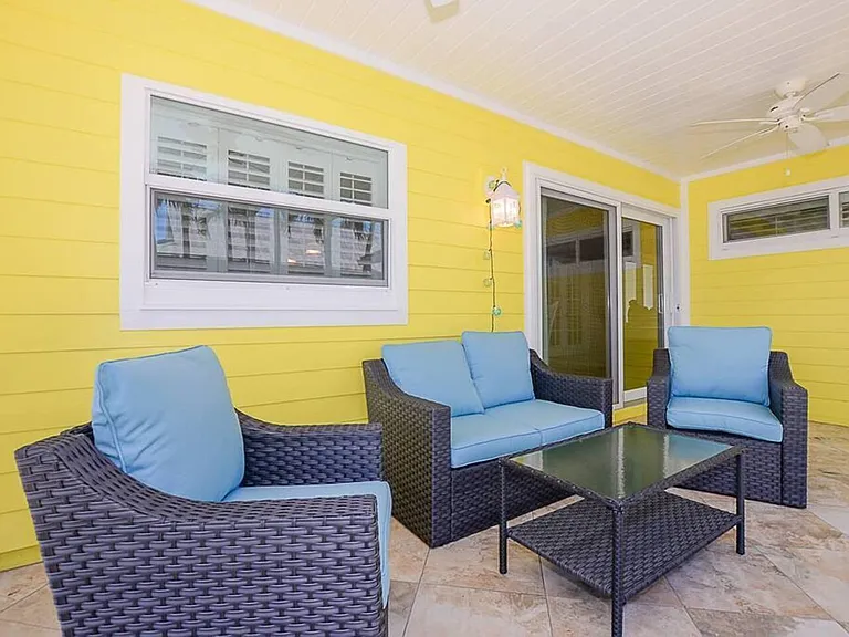 4031 NE Breakwater Dr — Photo 35