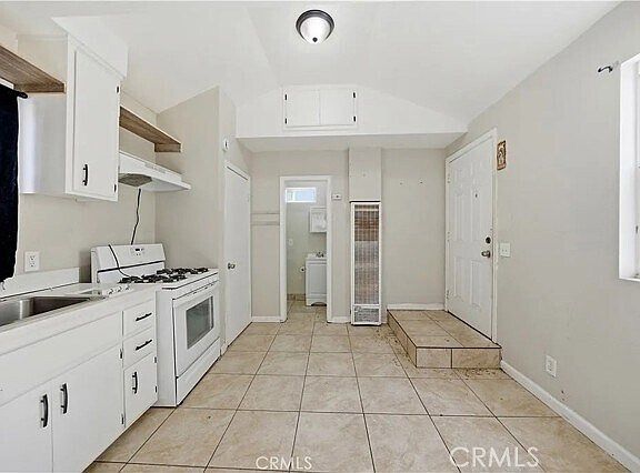 3rd image of 15548 8th St #B