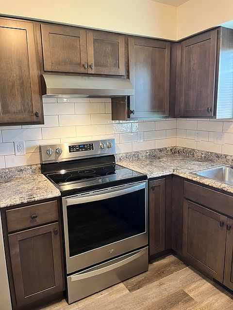 1st image of 415 Theresa St