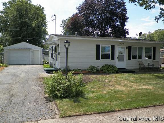4th image of 1216 Garden Ln