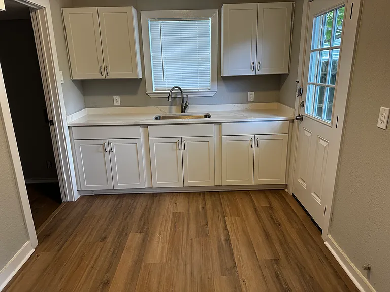 1717 Hemphill Dr — Photo 14