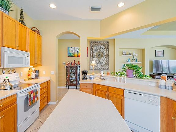 4th image of 407 Noble Faire Dr