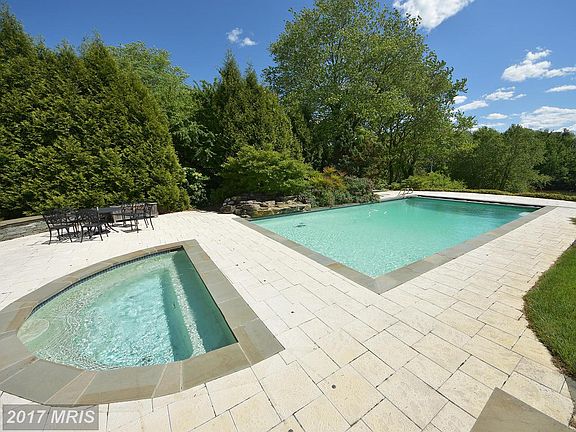 3rd image of 709 Harness Creek View Dr