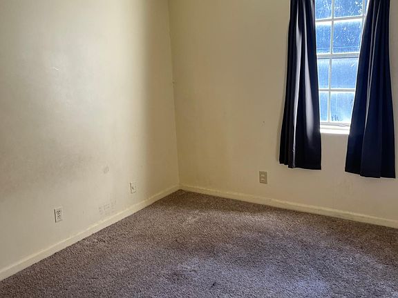 5th image of 3814 Parklane Dr #3814