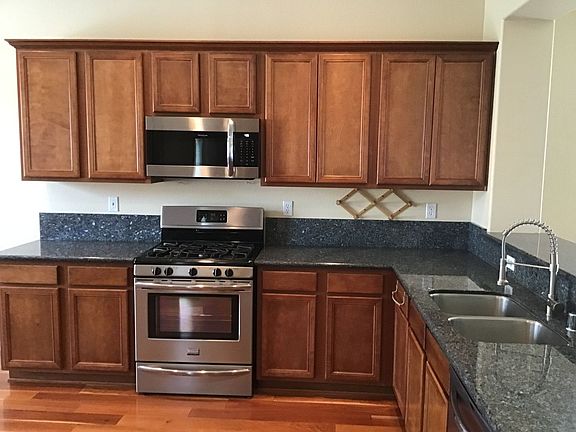 3rd image of 1375 Veneto Dr