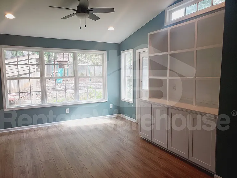 1020 Towne Manor Ct NW — Photo 9