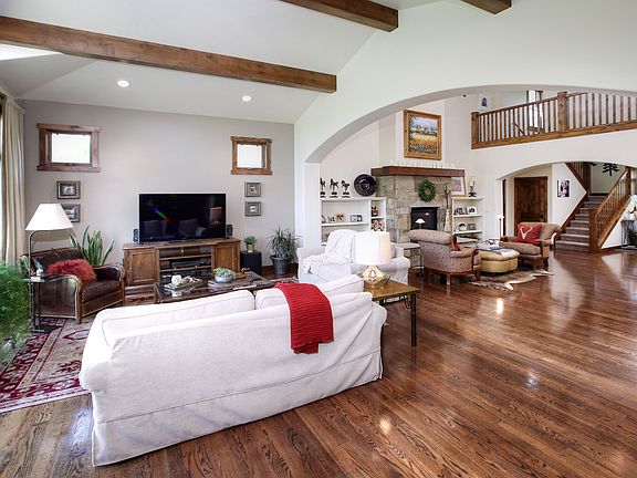 2nd image of 202 Sawmill Cir