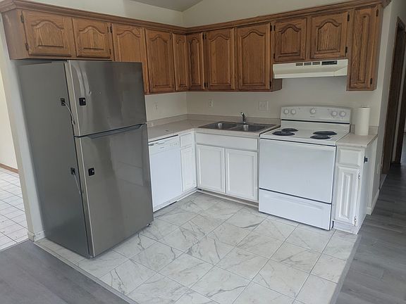 2nd image of 2771 Southlawn St