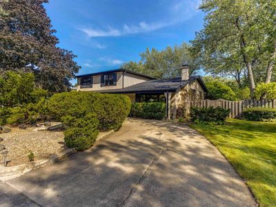 2423 Greenwood Rd, Glenview, IL, 60026