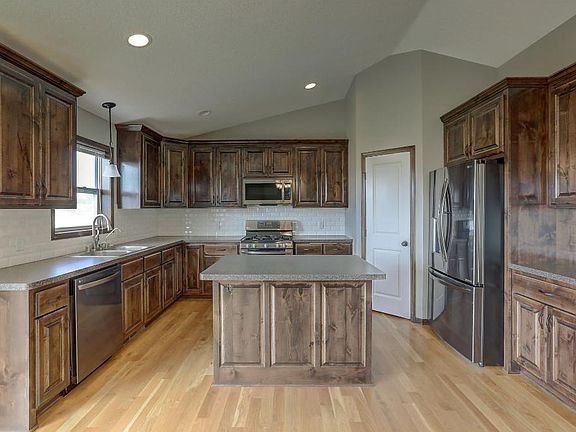 4th image of 23860 Opal St NE