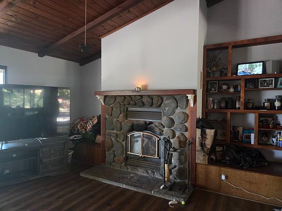 5th image of 595 Valley Ridge Ct
